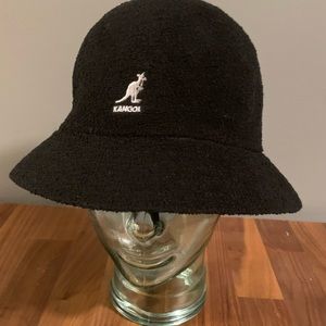 Black Kangol Bermuda casual hat, size small